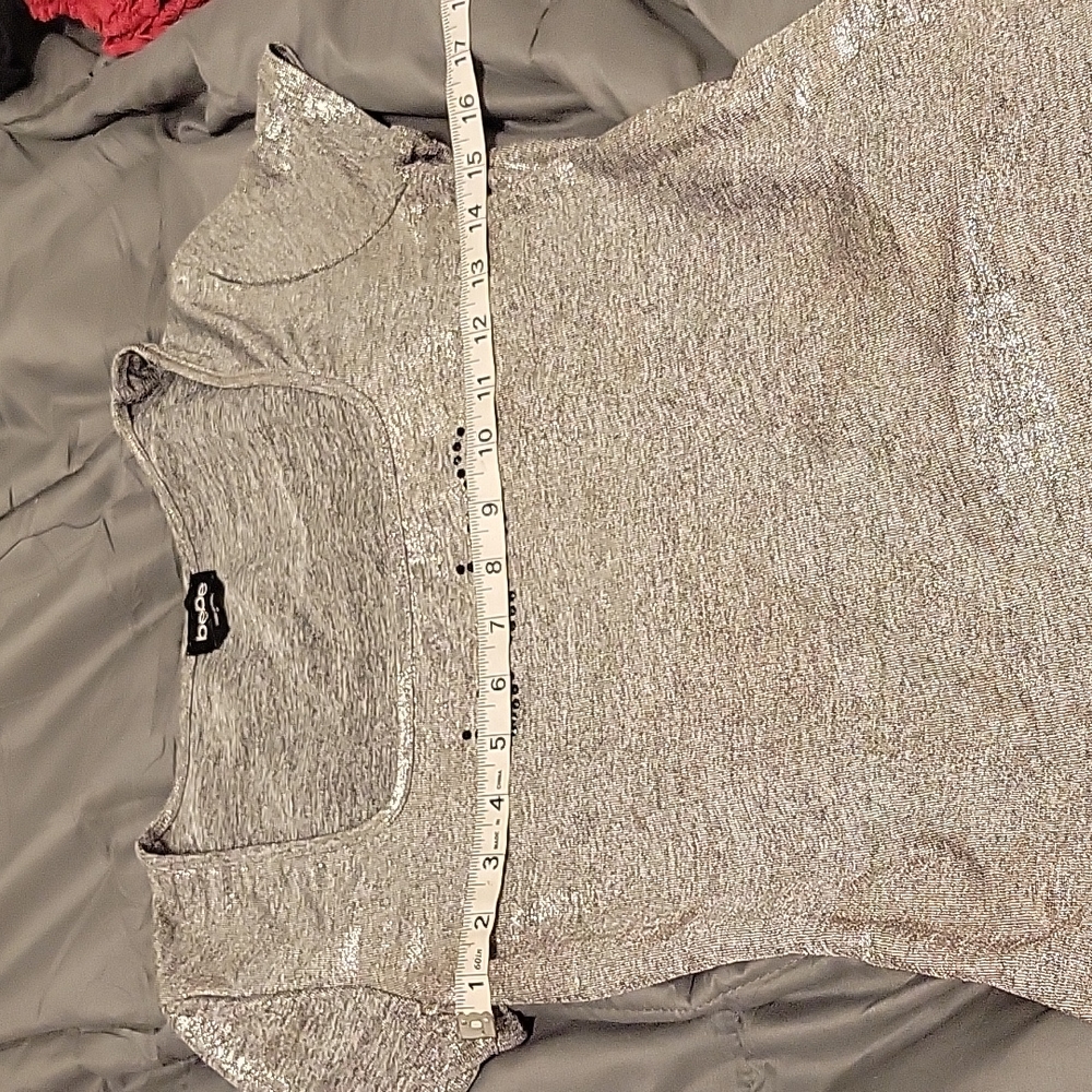 BEBE MATALLIC TOP - Picture 5 of 8